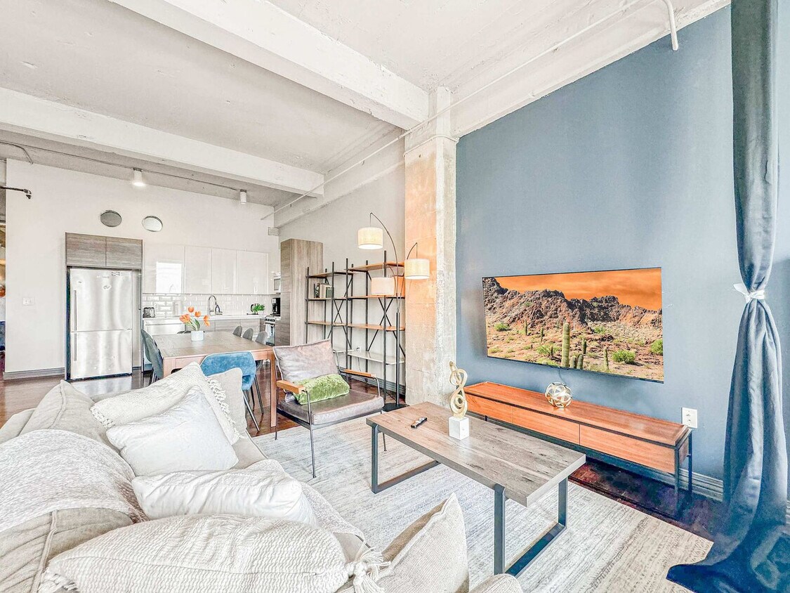 Foto principal - 555 Evergreen St