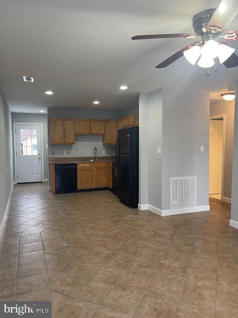 Foto del edificio - 604 Green Tree Ln