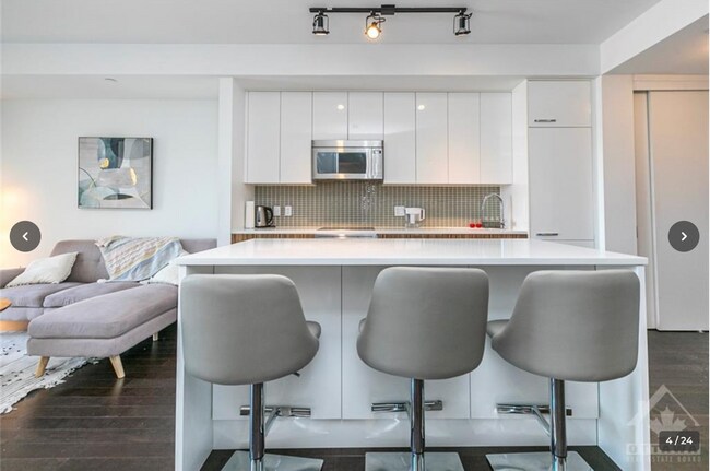 Photo du bâtiment - 111 Champagne Av S