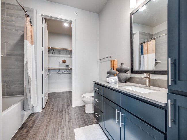 Building Photo - LENOX LAKE HIGHLANDS