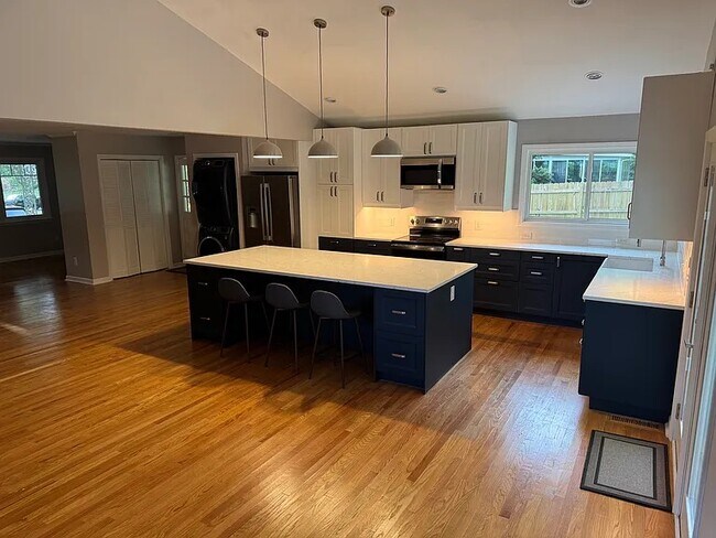 Building Photo - 3507 Manford Dr