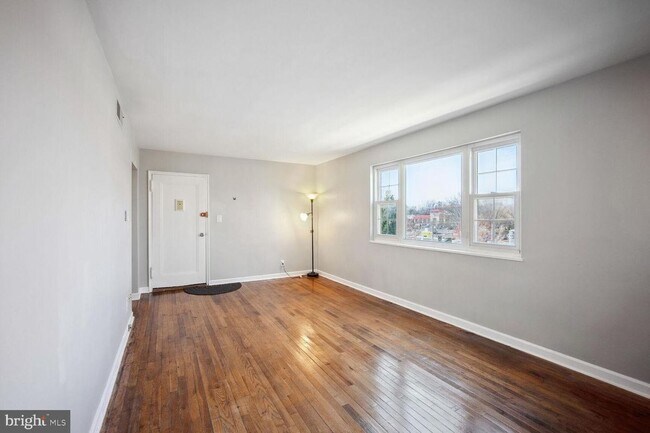 Foto del edificio - 6243 Wilson Blvd