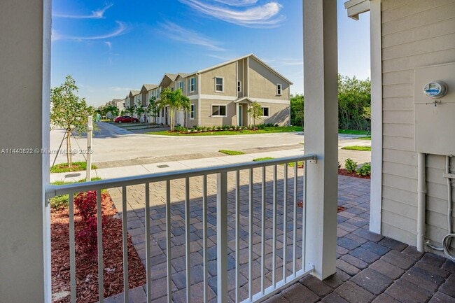 Building Photo - 934 SE 19th St