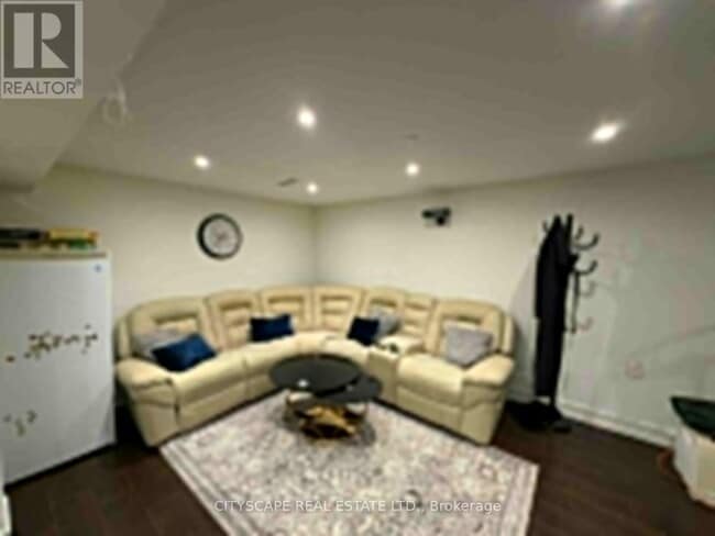 Building Photo - 3346 Chokecherry Crescent