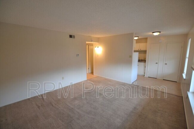 Foto del edificio - 9449 Hampton Way