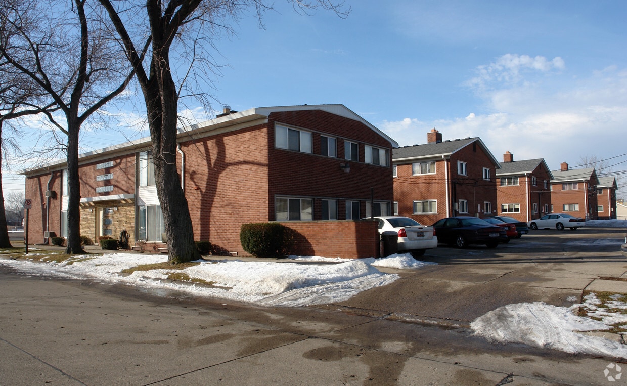 Building Photo - Dale Manor