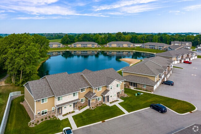 Foto del edificio - Sand Lake Apartments