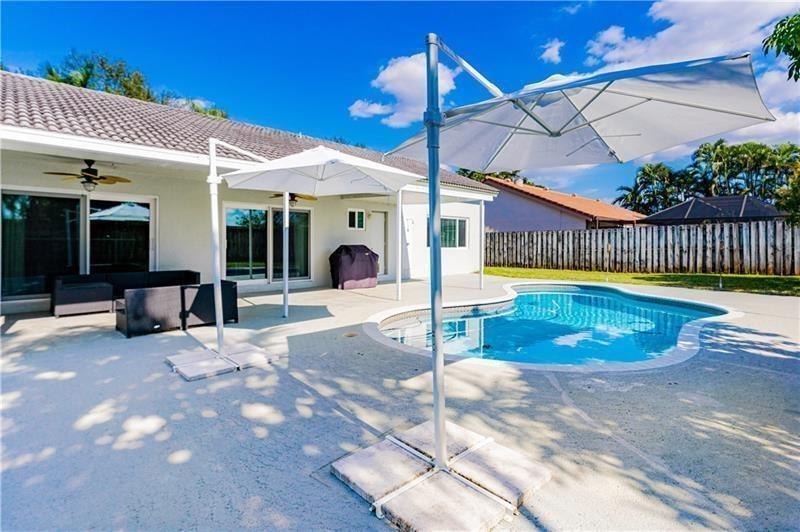 Foto principal - 7200 SW 20th St