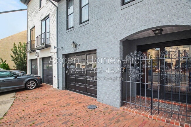 Building Photo - 2045 N Abingdon St