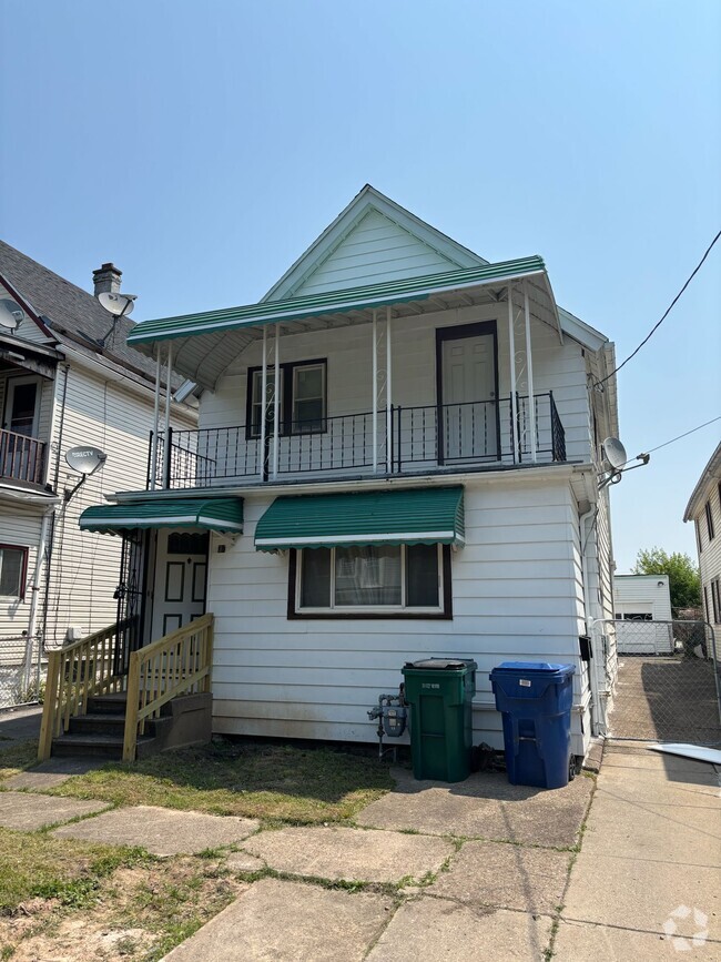 Building Photo - 19 Winchester Ave