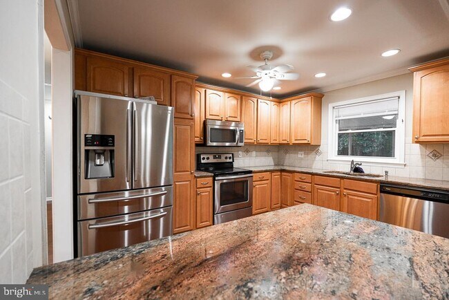 Building Photo - 1604 Severn Run Ct