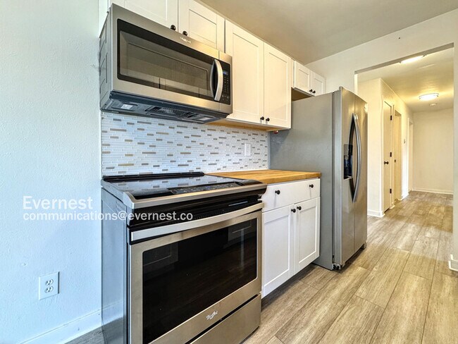Foto del edificio - 17505 E Mansfield Ave