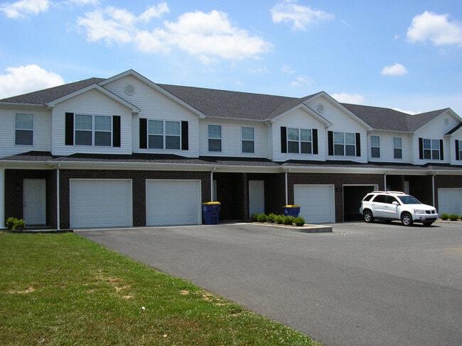 Building Photo - 208 Moss Creek Ave