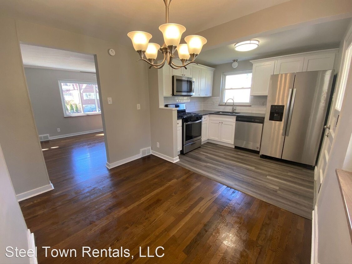 Primary Photo - 2 br, 1.5 bath House - 206 Sunset Drive