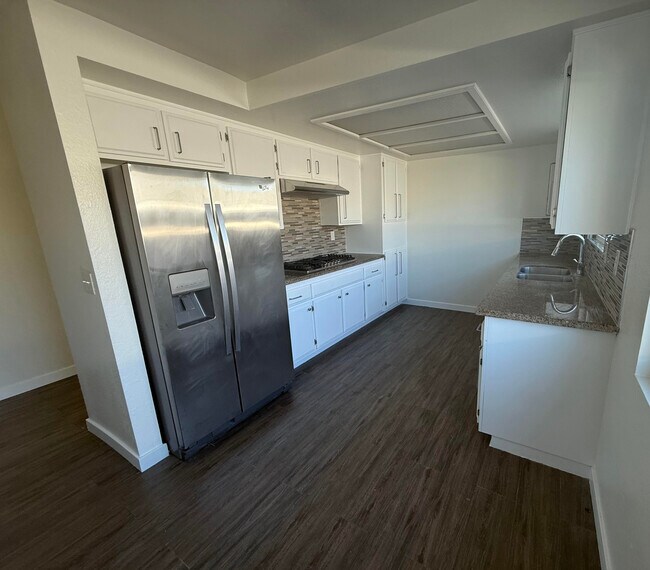 Foto del edificio - 630 W 16th St