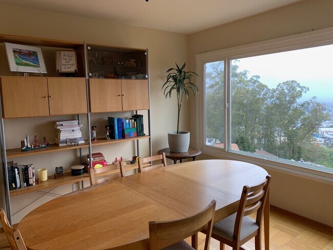Foto del edificio - Rare Single Family Home in Forest Knolls w...