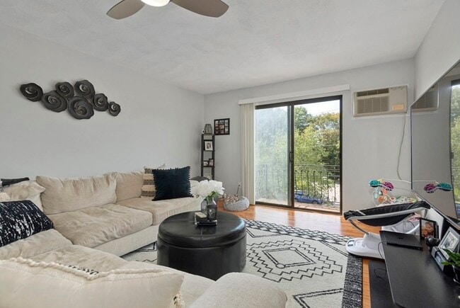 Building Photo - 59 Highland Glen Dr