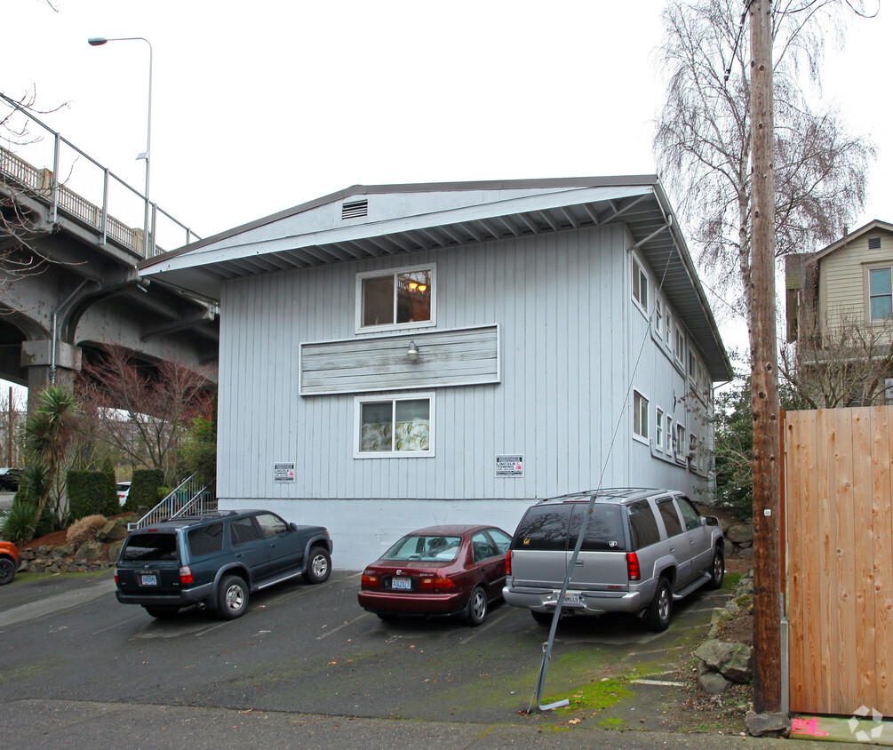 Foto del edificio - Troll Eye Apts