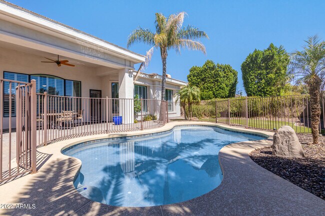 Building Photo - 1597 W Yosemite Pl