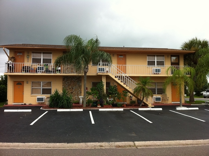 Primary Photo - Palm Pointe