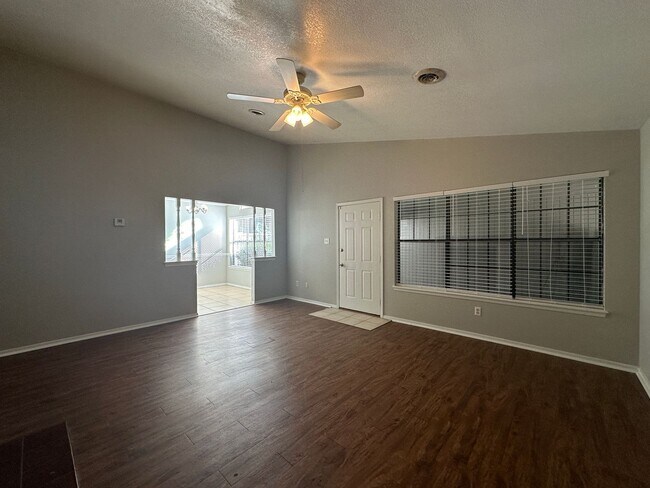 Foto del edificio - 33-35 Aberdeen Circle