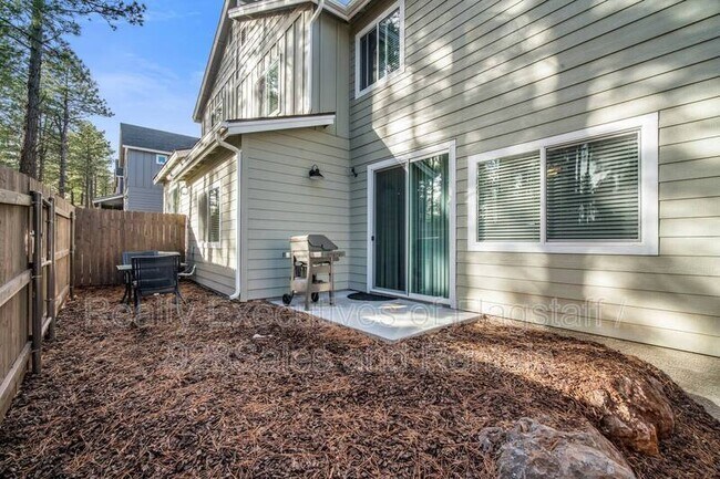 Foto del edificio - 2519 W Josselyn Dr