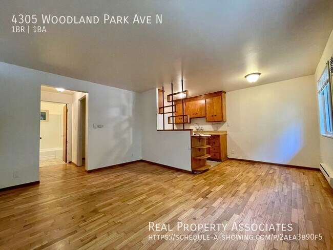 Building Photo - Great 1 Bed/1 Bath with Hardwood Floors! L...