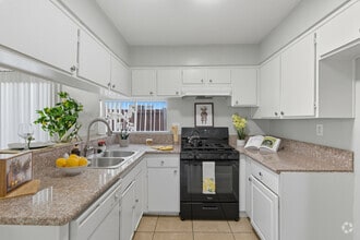 Interior Photo - Village Green