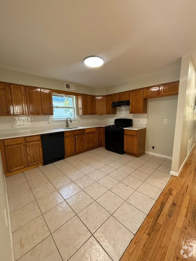 Building Photo - 509 S 19th St