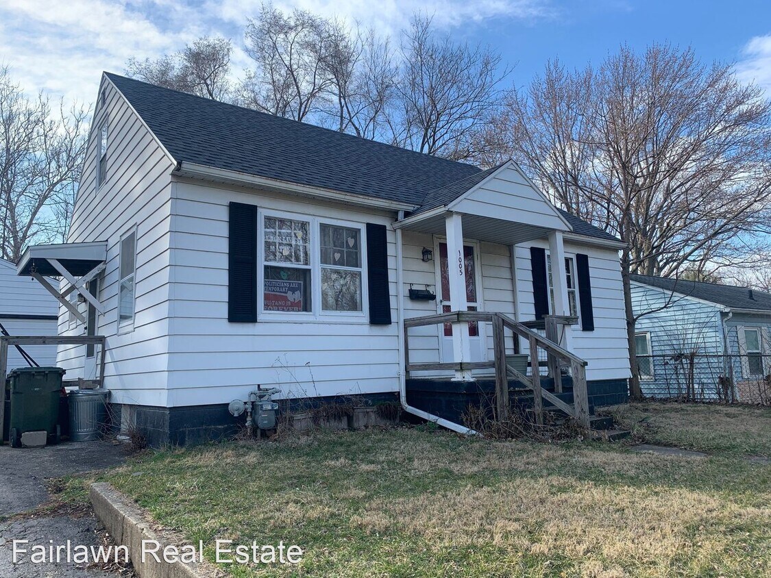 3 Br 1 Bath House 1005 N Busey Ave House For Rent In Urbana Il Apartments Com