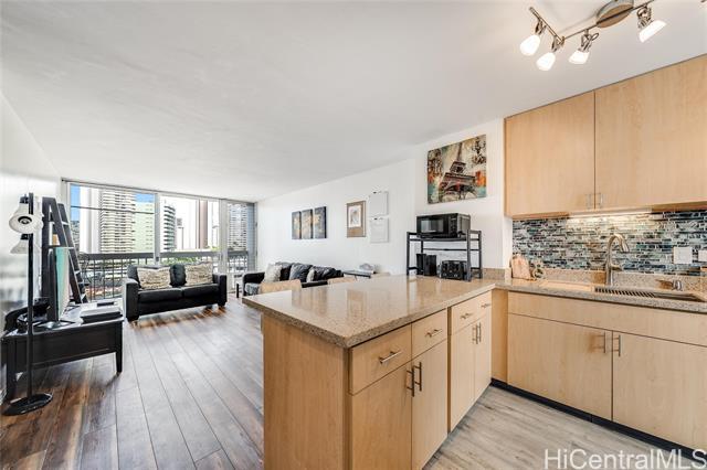 Building Photo - 2630 Kapiolani Blvd