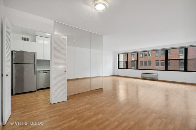 Foto del edificio - 850 N Dewitt Pl