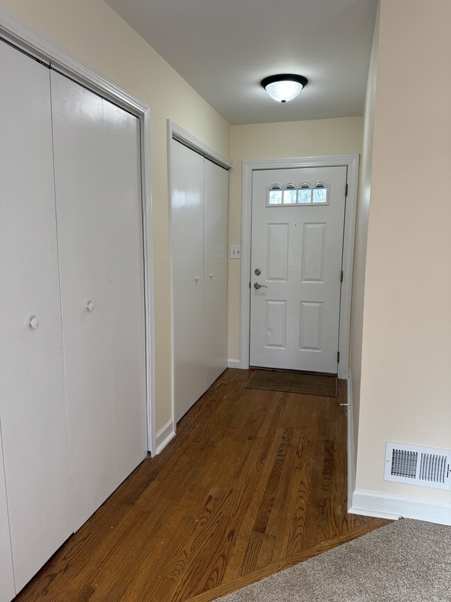 Foto del edificio - 115 W Helen Rd