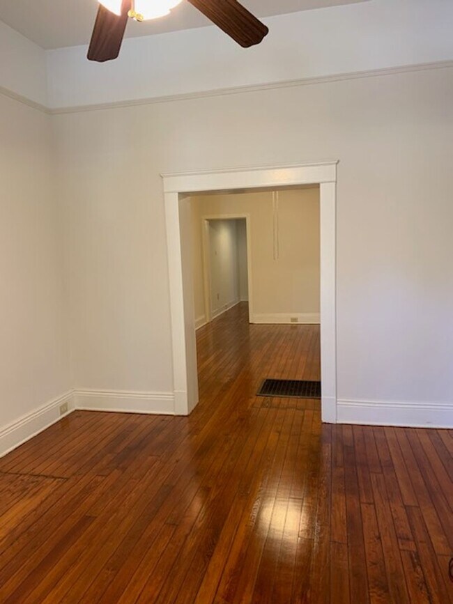 Building Photo - Wonderful lower unit with fresh paint