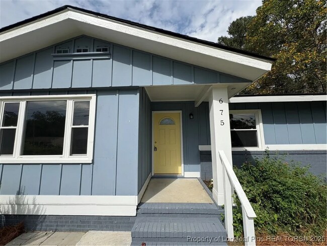 Building Photo - 675 Wiltshire Rd