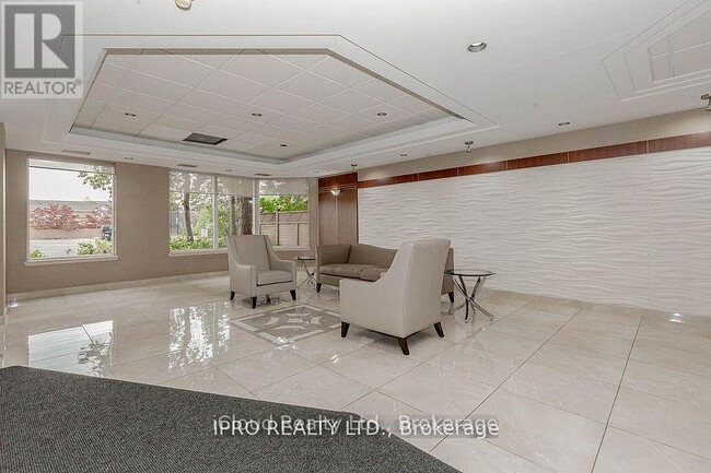 Photo du bâtiment - 135 Hillcrest Ave