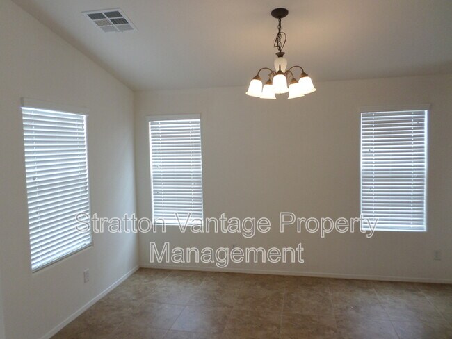 Building Photo - 1809 S Balboa Dr