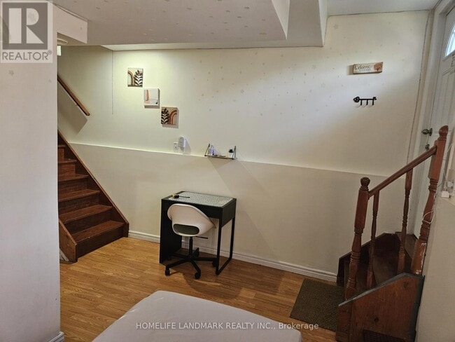 Building Photo - 4 Stobo Ln
