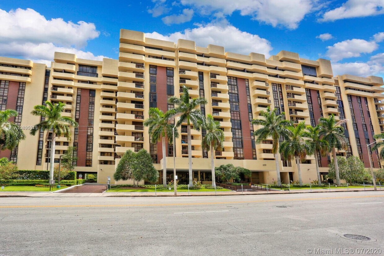 600 Biltmore Way Unit 604, Coral Gables, FL 33134 Condo for Rent in