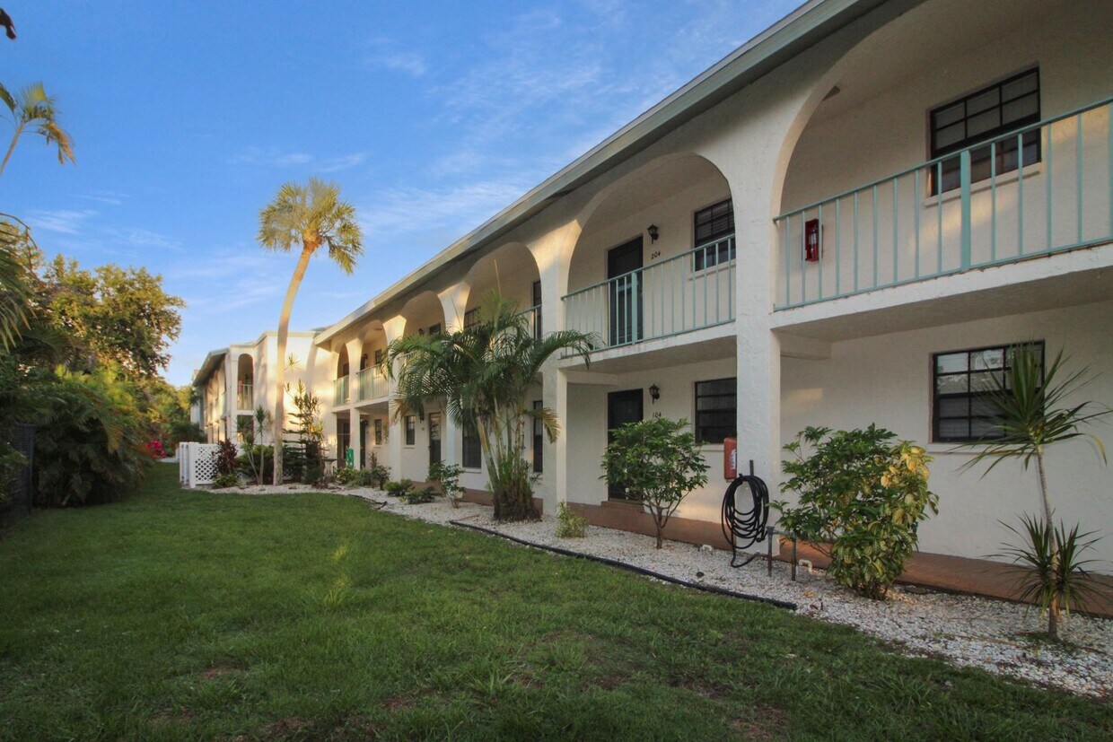 Primary Photo - Manasota Beach Gardens Annual Condo Rent