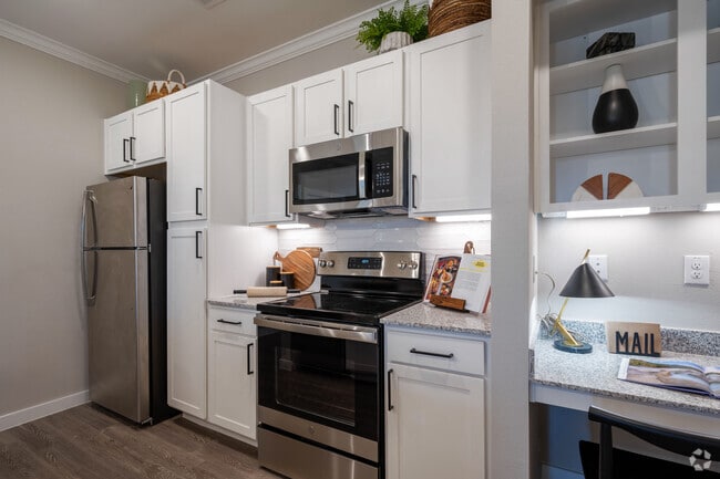 1BR, 1BA - 638SF - Ariza Easton Park
