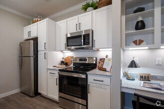 1BR, 1BA - 638SF - Ariza Easton Park