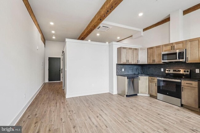 Building Photo - 201 Leverington Ave