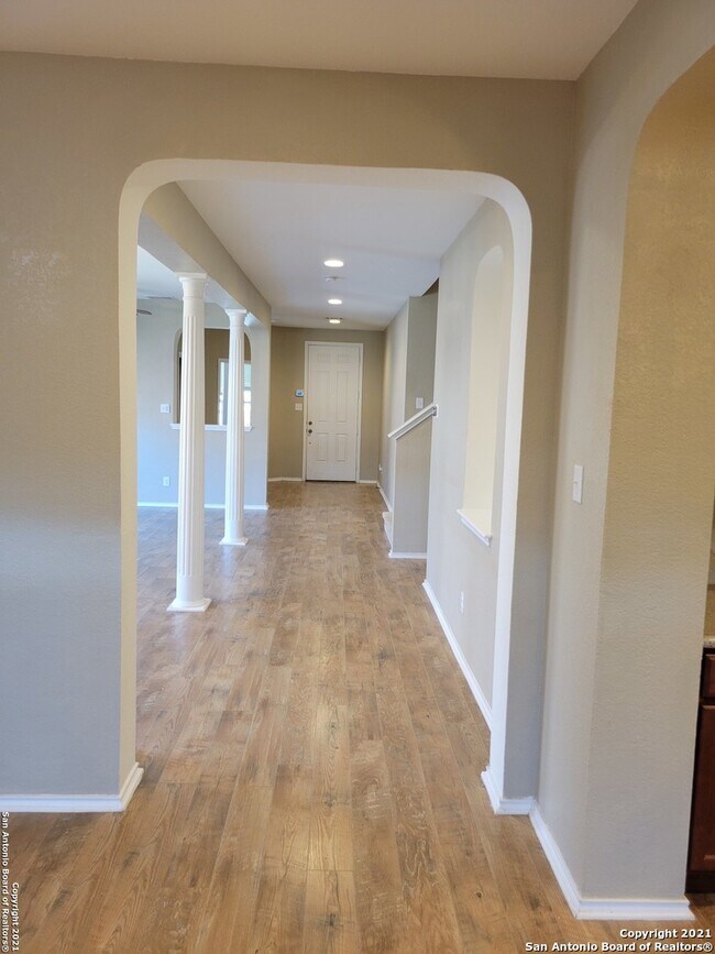 Building Photo - 10919 Fox Crest
