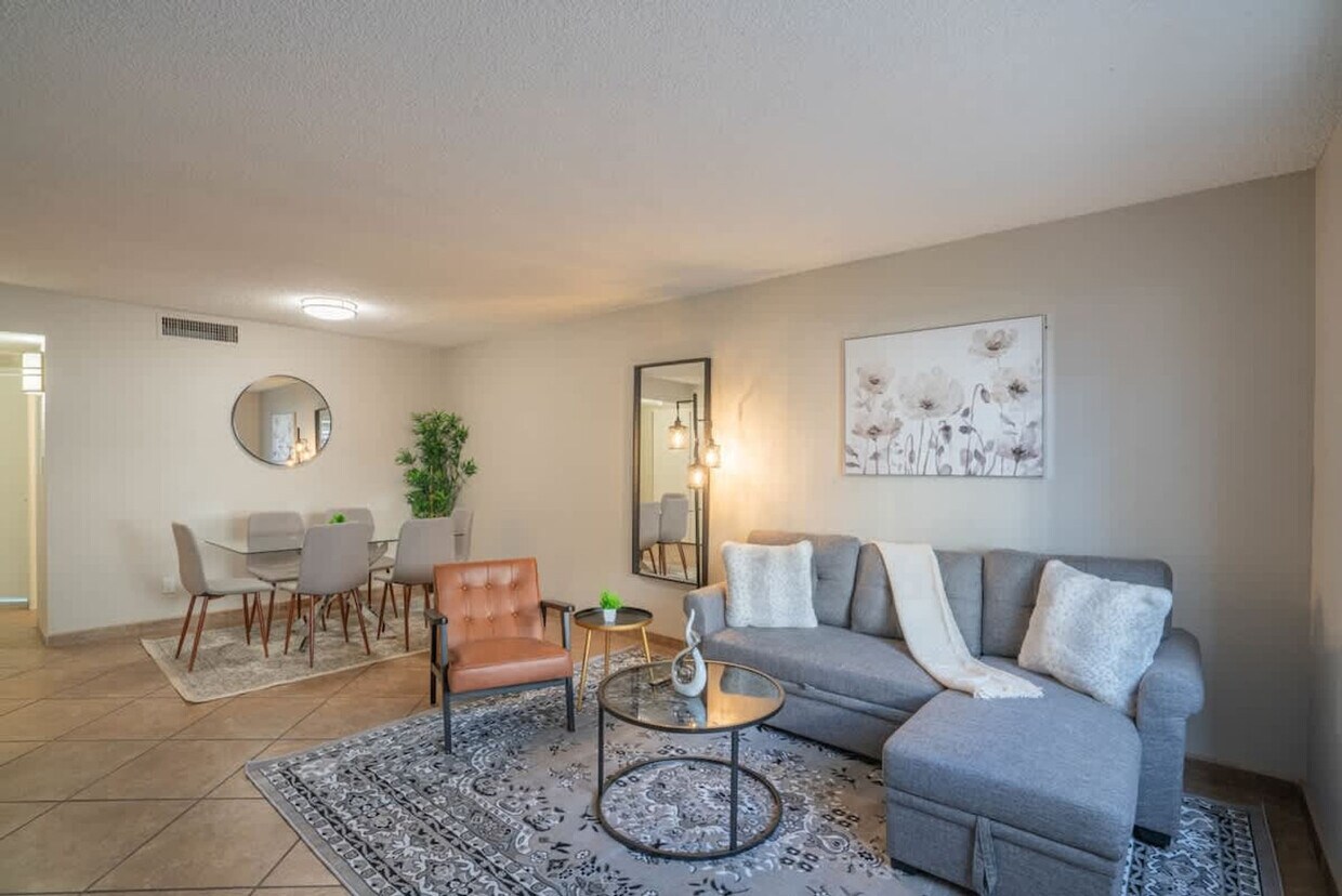 Foto principal - 8550 E McDowell Rd