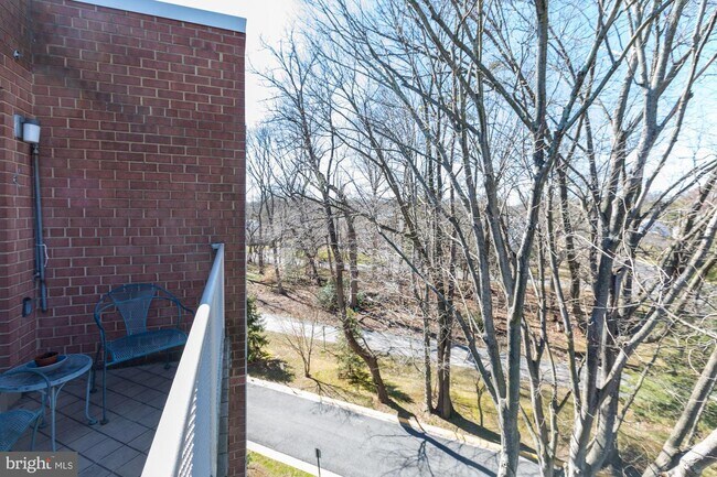 Foto del edificio - 5100 Dorset Ave