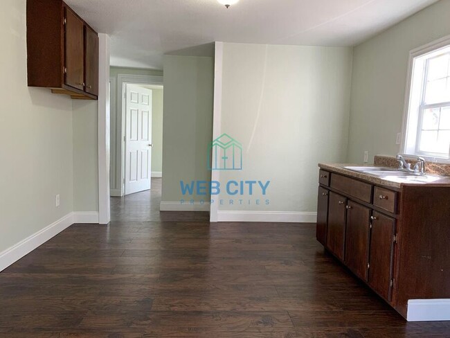 Building Photo - 4530 Corregidor St