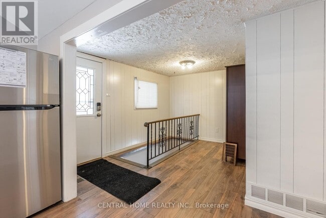 Building Photo - 651 16th Ave