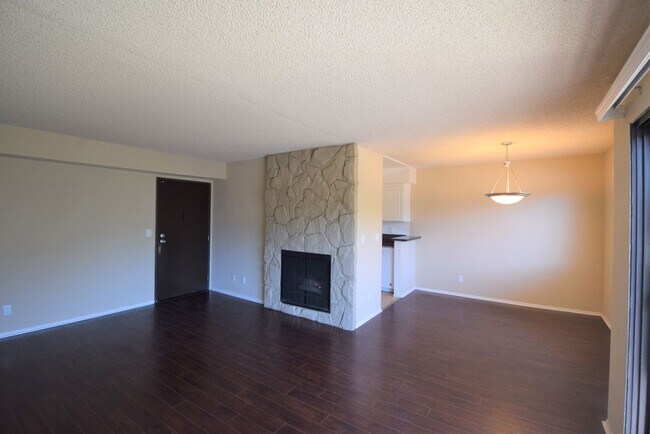 Building Photo - 14710