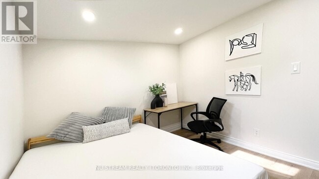 Building Photo - 86 Araman Dr